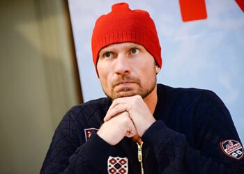 У Костомарова сохраняется сепсис в легких