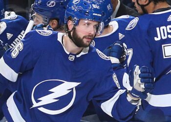 Никита Кучеров забил 15-й гол в сезоне НХЛ