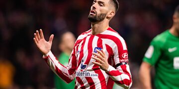 Карраско попросил «Атлетико» отпустить его в «Барселону»