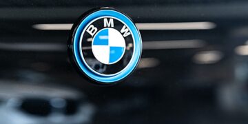 BMW анонсировала премьеру нового суперседана