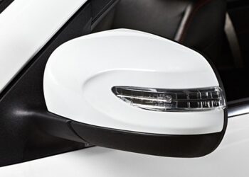 В РФ привезли электро лифтбек Zeekr 001 за 6 млн рублей