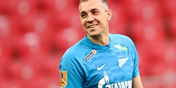 Стало известно, какую зарплату Дзюба попросил у «Пари НН»