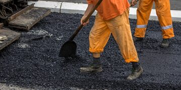 В России будут чаще ремонтировать дороги старым асфальтом