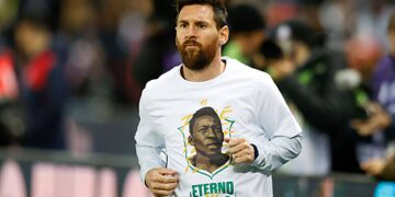 Роналдиньо поделился мнением о будущем Месси