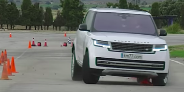 Новый Range Rover с треском провалил «лосиный тест»