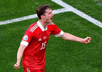 Adidas расторгла контракты со всеми игроками из РФ, кроме Миранчука