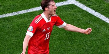 Adidas расторгла контракты со всеми игроками из РФ, кроме Миранчука