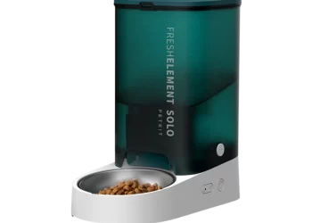 Чем хороша автоматическая кормушка для кошек и собак PETKIT