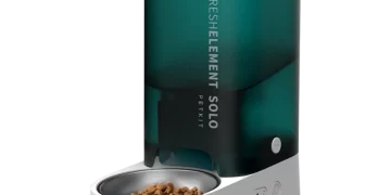 Чем хороша автоматическая кормушка для кошек и собак PETKIT