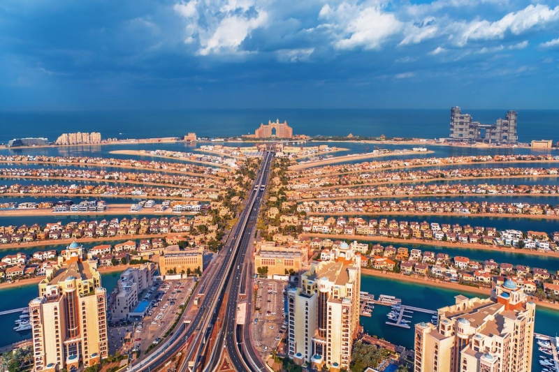 Какую недвижимость россияне скупали в Дубае и для чего