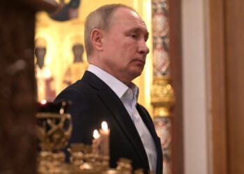 Путин посетил богослужение в Благовещенском соборе Московского кремля