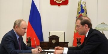 Путин предложил Мантурову «не валять дурака» из-за заказов на самолеты