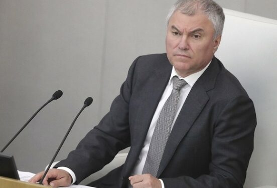 Володин: Депутаты прорабатывают идею о конфискации имущества уехавших россиян