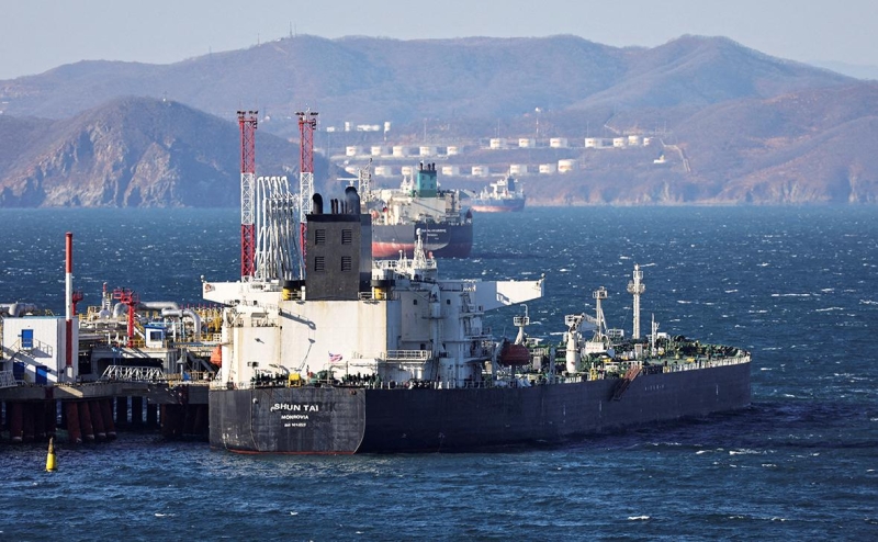 
                    Bloomberg узнал о рекордном экспорте нефти из тихоокеанских портов России

                