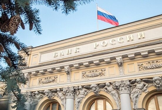 Центробанк продлит ограничения на снятие наличной валюты