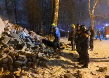 Число погибших при взрыве газа в Новосибирске увеличилось