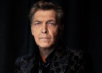 Суд заочно приговорил журналиста Невзорова к восьми годам колонии