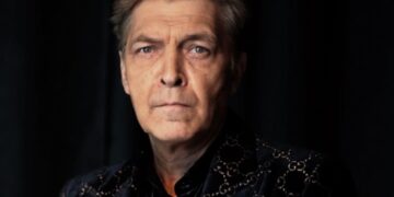 Суд заочно приговорил журналиста Невзорова к восьми годам колонии