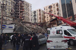 «Взяли документы, собак, попугая и выбежали на улицу». Что известно о землетрясении в Турции 