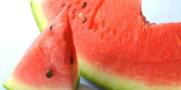 Эксперт рассказала, какие продукты вызывают отеки с утра