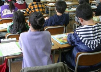 «Негоже выставлять учителя в неприглядном свете»: в Госдуме хотят запретить школьникам снимать на видео «ситуации» на уроках