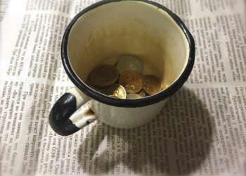 Социальные пенсии в России проиндексируют на 3,3%