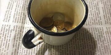 Социальные пенсии в России проиндексируют на 3,3%