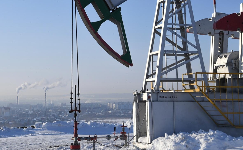 
                    США анонсировали пересмотр потолка цен на нефть из России в марте

                