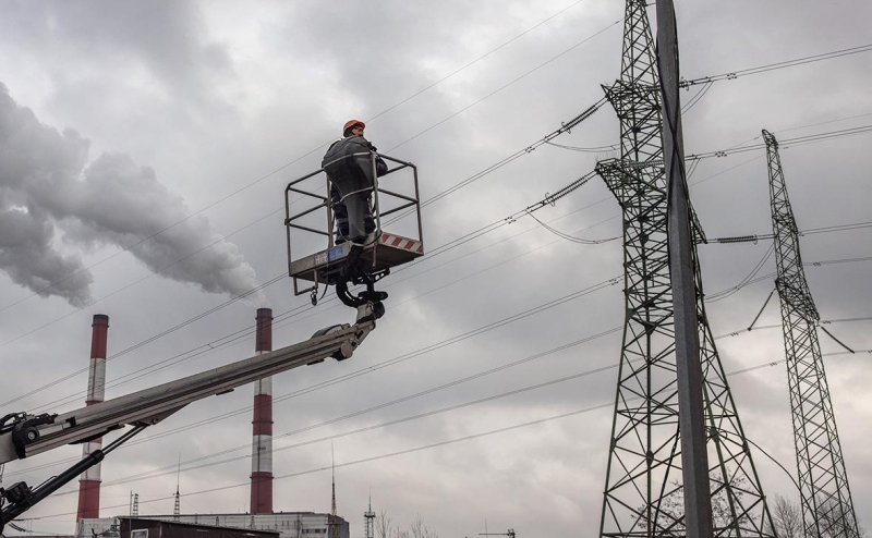 
                    В «Укрэнерго» допустили возобновление экспорта электроэнергии

                