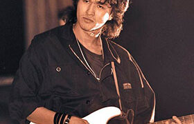 Аккорды на гитаре: как научится играть песни Виктора Цоя