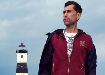 Минюст внес в реестр иноагентов лидера рок-группы «Ногу свело!» Максима Покровского