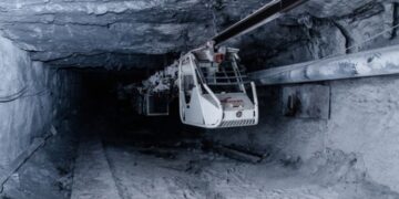 На шахте «Распадская» произошел пожар, горняки эвакуированы