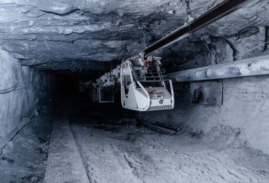 На шахте «Распадская» произошел пожар, горняки эвакуированы