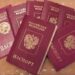 Песков подтвердил, что у части российских чиновников изымают загранпаспорта