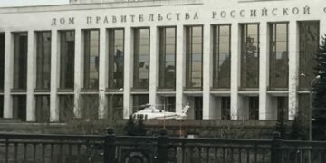 Правительство РФ отозвало поправки о повышенных налогах для работающих из-за границы