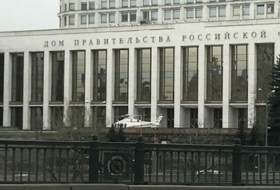 Правительство РФ отозвало поправки о повышенных налогах для работающих из-за границы