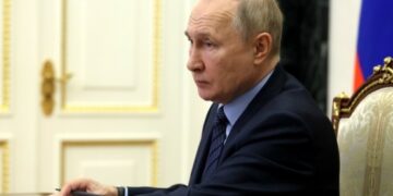 Путин заявил, что Россия не будет уходить на самоизоляцию