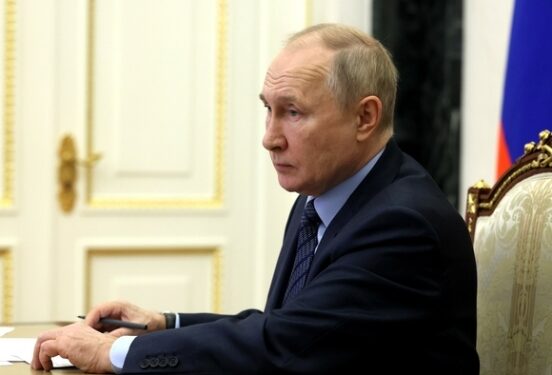 Путин заявил, что Россия не будет уходить на самоизоляцию