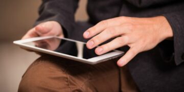 В реестр запрещенной информации Роскомнадзора внесли каналы 15 блогеров