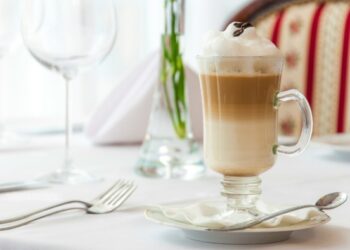 Диетолог сообщила о влиянии кофе на размер женской груди