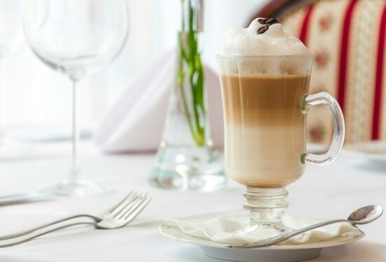 Диетолог сообщила о влиянии кофе на размер женской груди