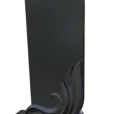 Чем хороши памятники из черного мрамора?