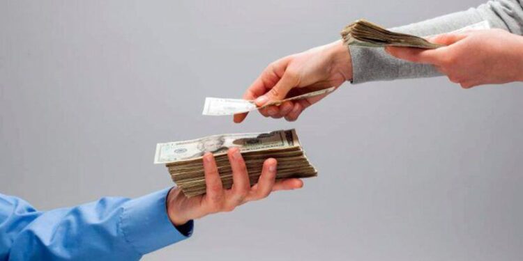 Чем отличается кредит от займа