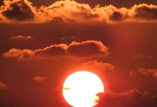 Эксперты сообщили о двух сильных вспышках на Солнце 19 июня