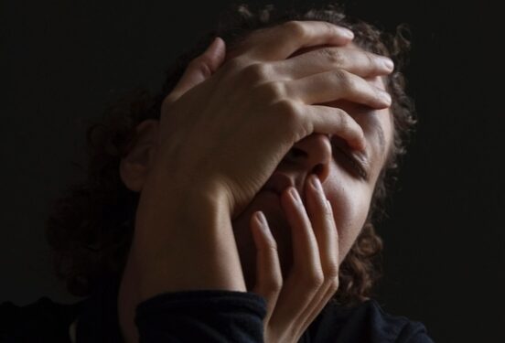 «Инсульт, рак, нейросифилис»: врач перечислила опасные болезни, о которых может сигнализировать икота