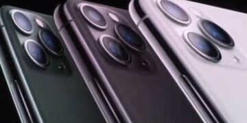 Песков: Сотрудникам президентской администрации запрещено пользоваться iPhone в служебных целях