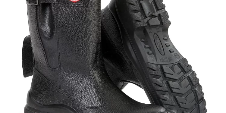 Какой должна быть рабочая обувь