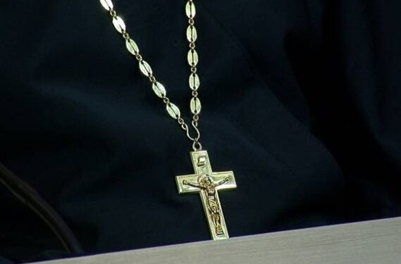 «Ведомости»: Минкульт вывел из экспертных советов нескольких режиссеров, включив туда священников