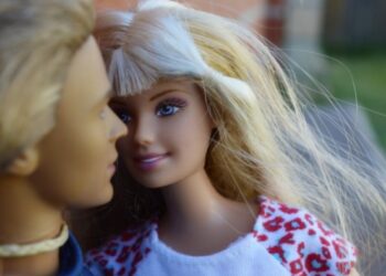 Депутат Госдумы Бутина потребовала запретить Барби