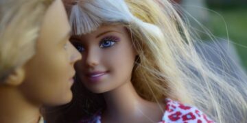 Депутат Госдумы Бутина потребовала запретить Барби